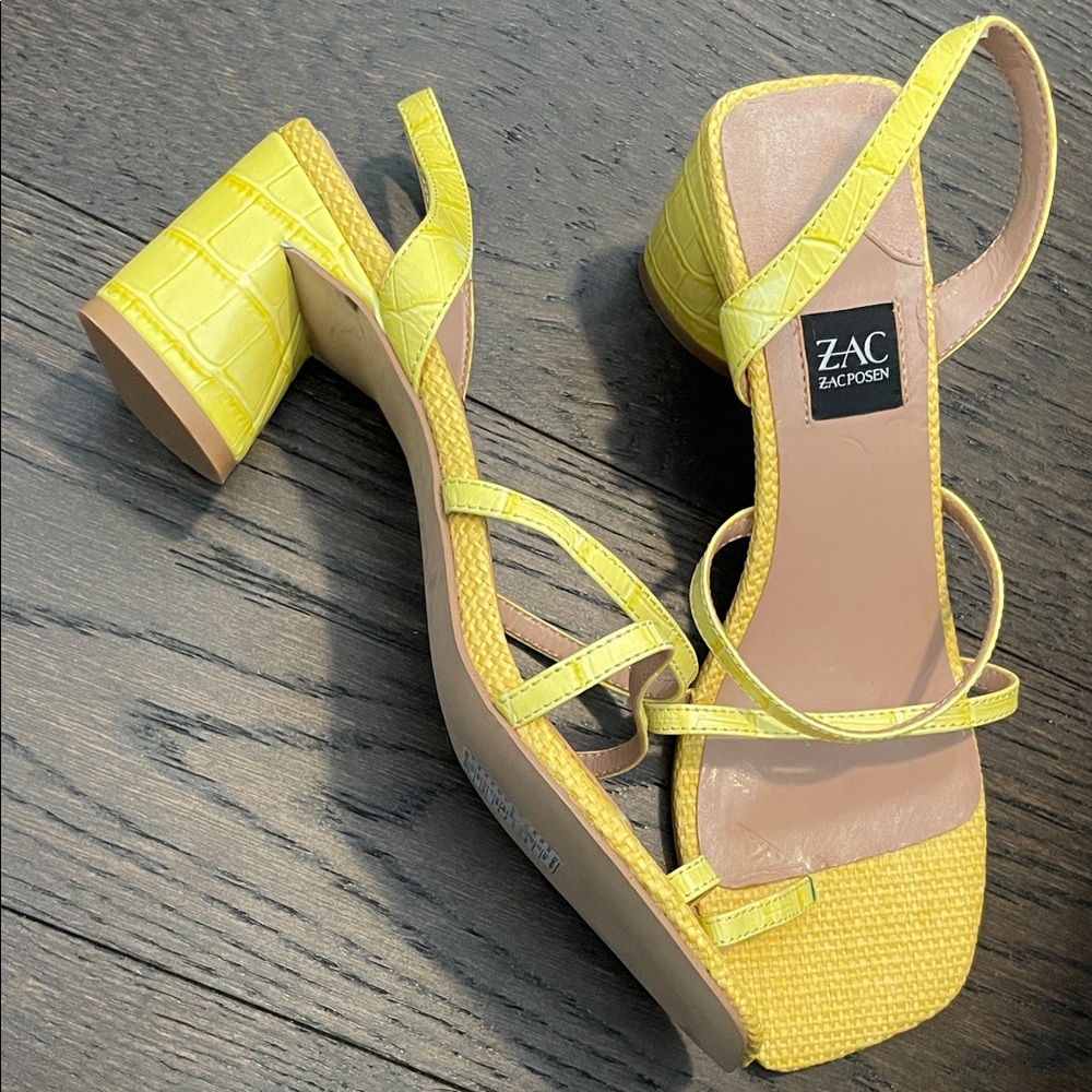 $150 msrp nwt ZAC Zac Posen Strappy Yellow croc embossed Sandals sz 6